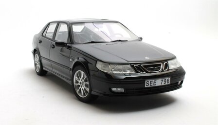 Cult Models 1:18 Saab 9-5 Turbo Aero zwart 1998