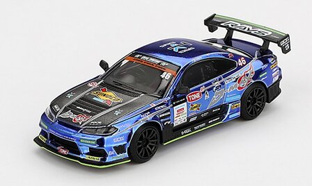 Mini GT 1:64 Nissan Silvia (S15) D-MAX no 46 D-MAX Racing 2023 - D1 Grand Prix, in blisterverpakking
