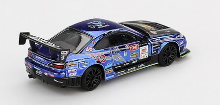 Mini GT 1:64 Nissan Silvia (S15) D-MAX no 46 D-MAX Racing 2023 - D1 Grand Prix, in blisterverpakking