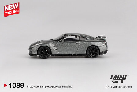 Mini GT 1:64 NISSAN GT-R 2013 Dark Metal Gray (NISMO R35 CRS Version) RHD. Verwacht 01-2025