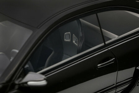 Otto Mobile 1:18 Mercedes Benz C209 CLK DTM AMG Coupe Obsidian Black Metallic 2004. Levering 11-2025