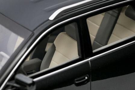 Otto Mobile 1:18 Audi A6 C6 All Road Brilliant Black 2000. Levering 12-2025