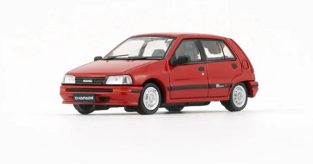 BM Creations 1:64 Daihatsu Charade 1991, 4 deurs rood