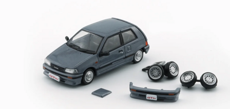 BM Creations 1:64 Daihatsu Charade 1991, 2 deurs GTti grijs