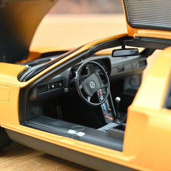 Norev 1:18 Mercedes Benz C 111 / II 1970 Weissherbs metallic