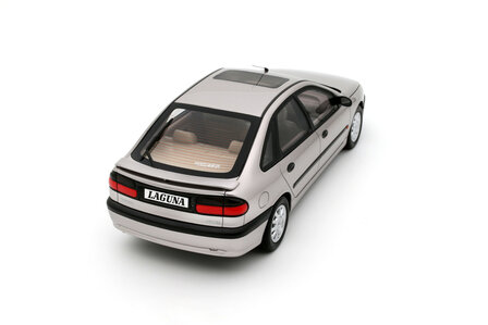 Otto Mobile 1:18 Renault Laguna V6 3.0 Baccara Gris Opale 1996. Levering 12-2025