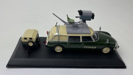 Atlas 1:43 Citroen DS Break  &quot;BBC tv &quot;1971 mert aanhanger groen/ beige met boekje.