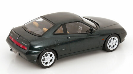 Norev 1:18 Alfa Romeo GTV 2001 Coventry Green metallic