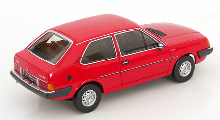 Triple9 1:18 Volvo 343, 1982 - rood. Binnenkort leverbaar - voorbestellen,