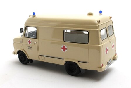 Matrix 1:43 Opel Blitz Voll Rettungswagen Karlstadt 65-75 beige. Verwacht Q1-2026