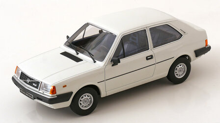 Triple9 1:18 Volvo 343, 1982 - wit