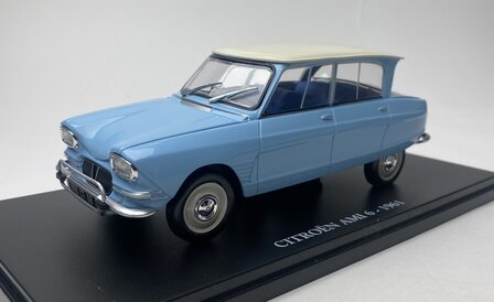 Atlas 1:24 Citroen Ami 6 1961 lichtblauw / beige