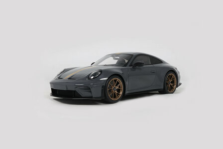 GT Spirit 1:18 Porsche 911 ( 992.2) GT3 Touring 2025 grijs. Levering 04-2026