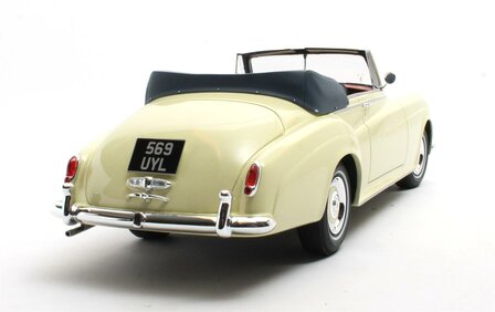 Cult Models 1:18 Rolls Royce Silver Cloud DHC Ivory 60-62