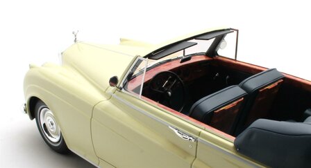 Cult Models 1:18 Rolls Royce Silver Cloud DHC Ivory 60-62