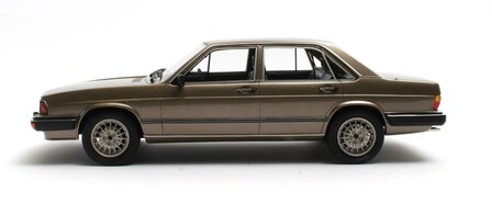 Cult Models 1:18 Audi 200 5T typ 43 gold metallic 80-82