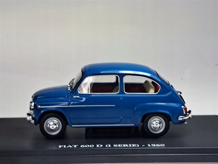 Atlas 1:24 Fiat 600D ( 1 series)  donkerblauw 1960
