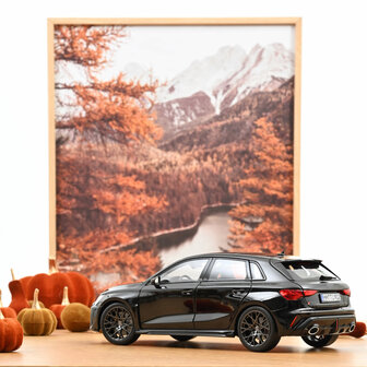 Norev 1:18 Audi RS 3 2025 Myth Black. Levering 12-2025