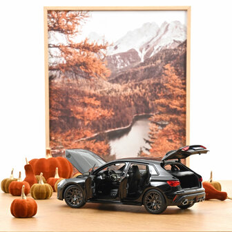 Norev 1:18 Audi RS 3 2025 Myth Black. Levering 12-2025