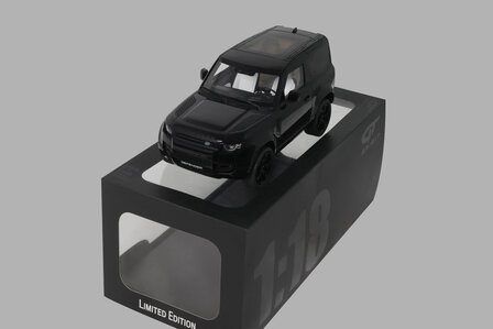 GT Spirit 1:18 Land Rover Defender 90 P400 X-Dynamic HSE zwart 2021. Levering 06-2026