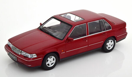 Triple9 1:18 Volvo 960 1996 rood metallic