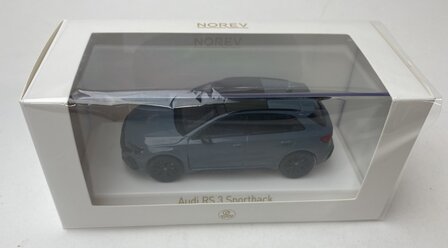 Norev 1:43 Audi RS 3 2025 Kermora Grey incl. vitrine