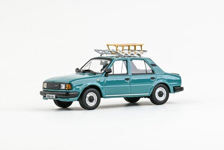 Abrex 1:43 Skoda 120L 1984 met slee, Turquoise- in vitrine