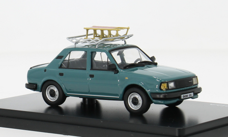 Abrex 1:43 Skoda 120L 1984 met slee, Turquoise- in vitrine