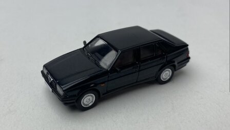 Premium Classixxs 1:87 Alfa Romeo 75 donkerblauw 1988