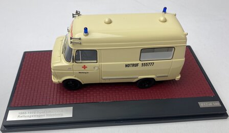Matrix 1:43 Opel Blitz Voll Rettungswagen Neurenberg 65-75 beige - limited 100 pcs