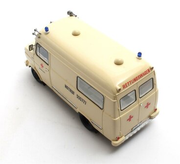 Matrix 1:43 Opel Blitz Voll Rettungswagen Neurenberg 65-75 beige - limited 100 pcs