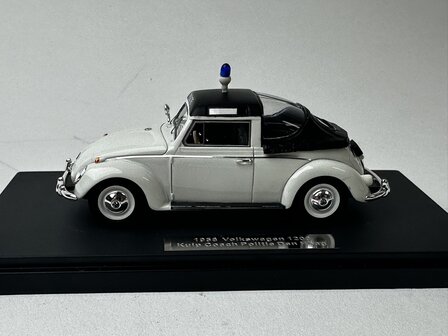 Matrix 1:43 Volkswagen Kever Beetle kuip coach politie Den Haag gesloten 1958