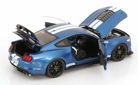 IXO 1:18 Ford Mustang Shelby GT 500 blauw/ wit 2022