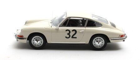 Matrix 1:43 Porsche 911 Le Mans test car no 32 1966 wit