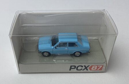 Premium Classiixxs 1:87 Volkswagen Derby I 1977 lichtblauw in windowbox