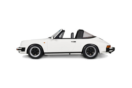 GT Spirit 1:8 Porsche 911 3.2 Targa Grand Prix white 1984 in vitrine. Levering 01-2027