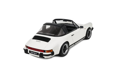 GT Spirit 1:8 Porsche 911 3.2 Targa Grand Prix white 1984 in vitrine. Levering 01-2027
