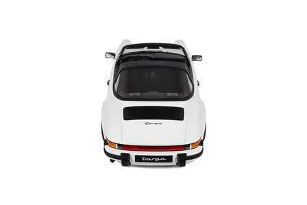 GT Spirit 1:8 Porsche 911 3.2 Targa Grand Prix white 1984 in vitrine. Levering 01-2027