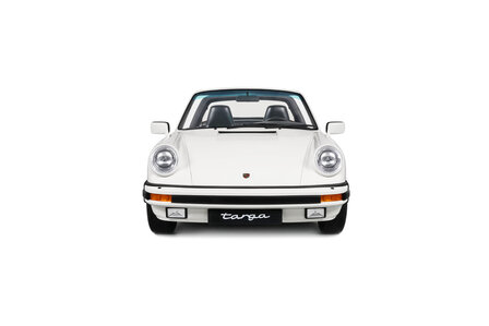 GT Spirit 1:8 Porsche 911 3.2 Targa Grand Prix white 1984 in vitrine. Levering 01-2027