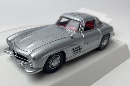 Norev 1:43 Mercedes Benz 300 SL 1954 Silver Jet-car in window-box