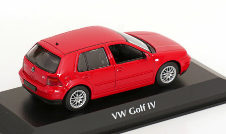 Maxichamps 1:43 Volkswagen Golf 4 rood 1999