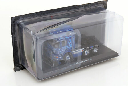 Atlas 1:43 MAN F2000 Germany blauw 1995, trekker in blisterverpakking