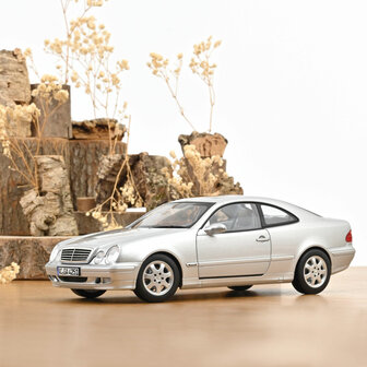 Norev 1:18 Mercedes Benz CLK Class 2000 Brillant Silver. Levering 10-2026