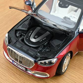 Norev 1:18 Mercedes Maybach S 680 4MATIC 2021 Nautical Blue/Patagonia Red. Levering 10-2026