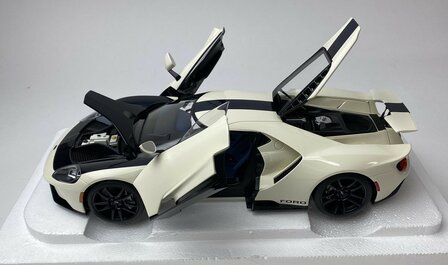 Autoart 1:18 Ford GT 2022 '- 1964 Prototype Heritage Edition Wimbledon wit
