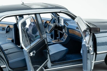 Touring Modelcars 1:18 BMW 745i E23 1984 arcti blue metalic. Verwaccht 11-2026