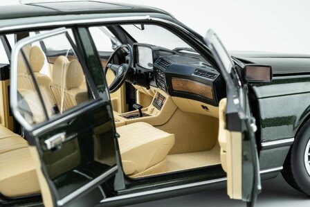 Touring Modelcars 1:18 BMW 745i E23 1984 achat green metalic. Verwacht 11-2026