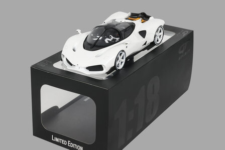GT Spirit 1:18 NILU Super white 2025.