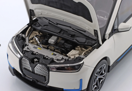 Minichamps 1:18 BMW iX (I20) wit metallic 2022
