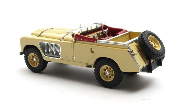 Matrix 1:43 Landrover 109 Bell Aurens longnose open geel